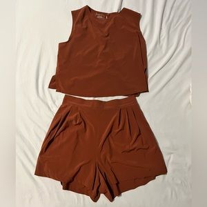 Wayre Shift and Snap Tank and Flow Short set, both in size XL, Clay